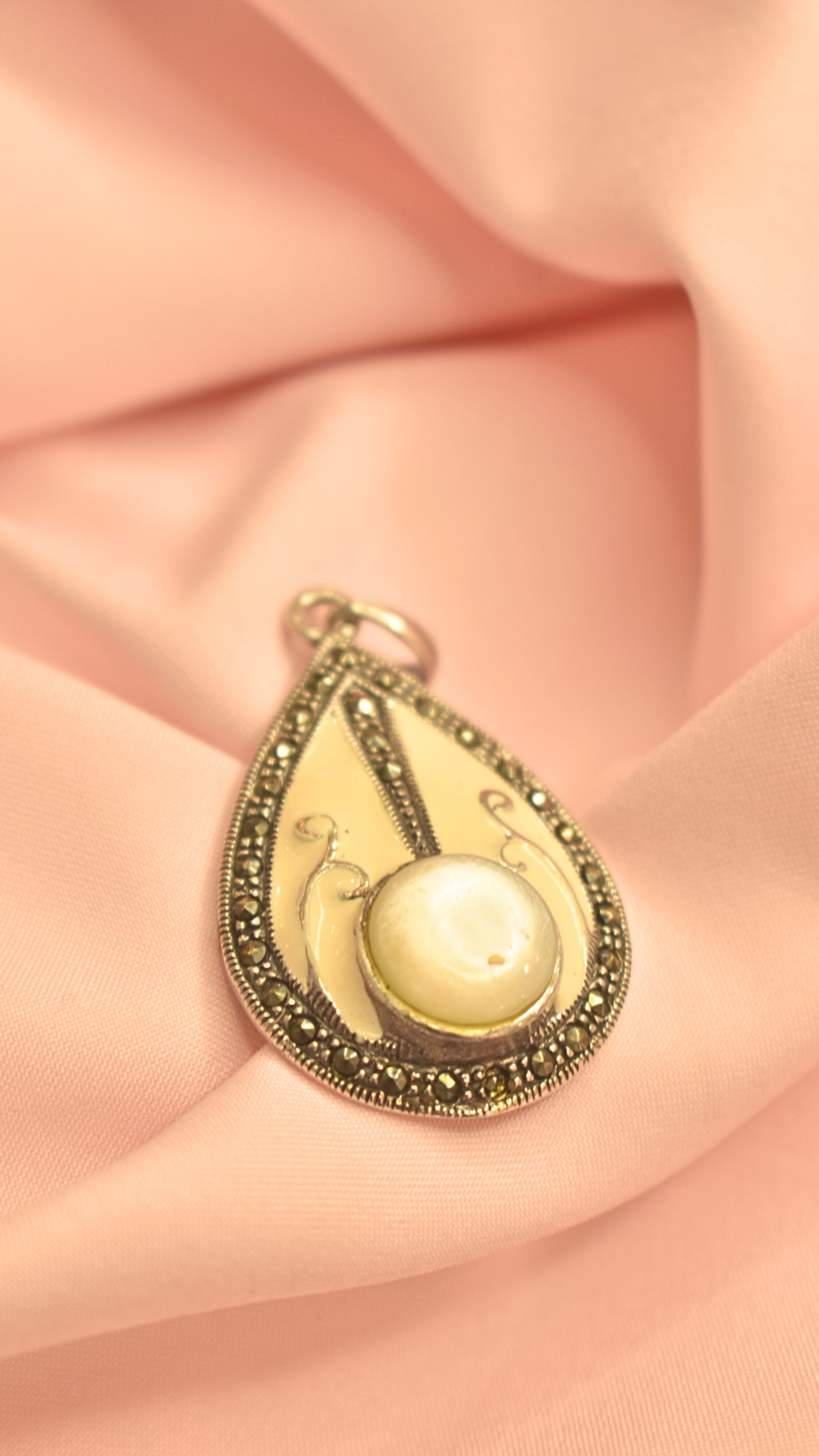 Vintage-Inspired Teardrop Pendant with Pearl Center