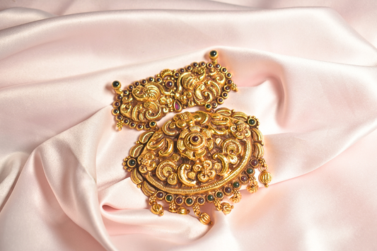 Elegant Silver Pendant with Gold Plating and Floral Design